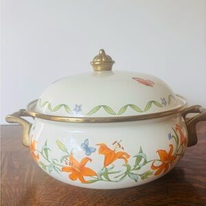 Vintage Enamel Windmere casserole dish.